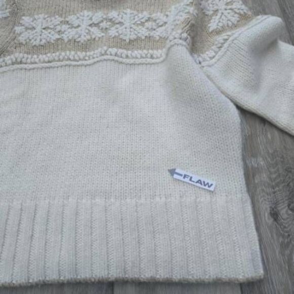 Abercrombie & Fitch  snowflake fair isle sweater beige cream tight fit like a sm - Picture 8 of 14